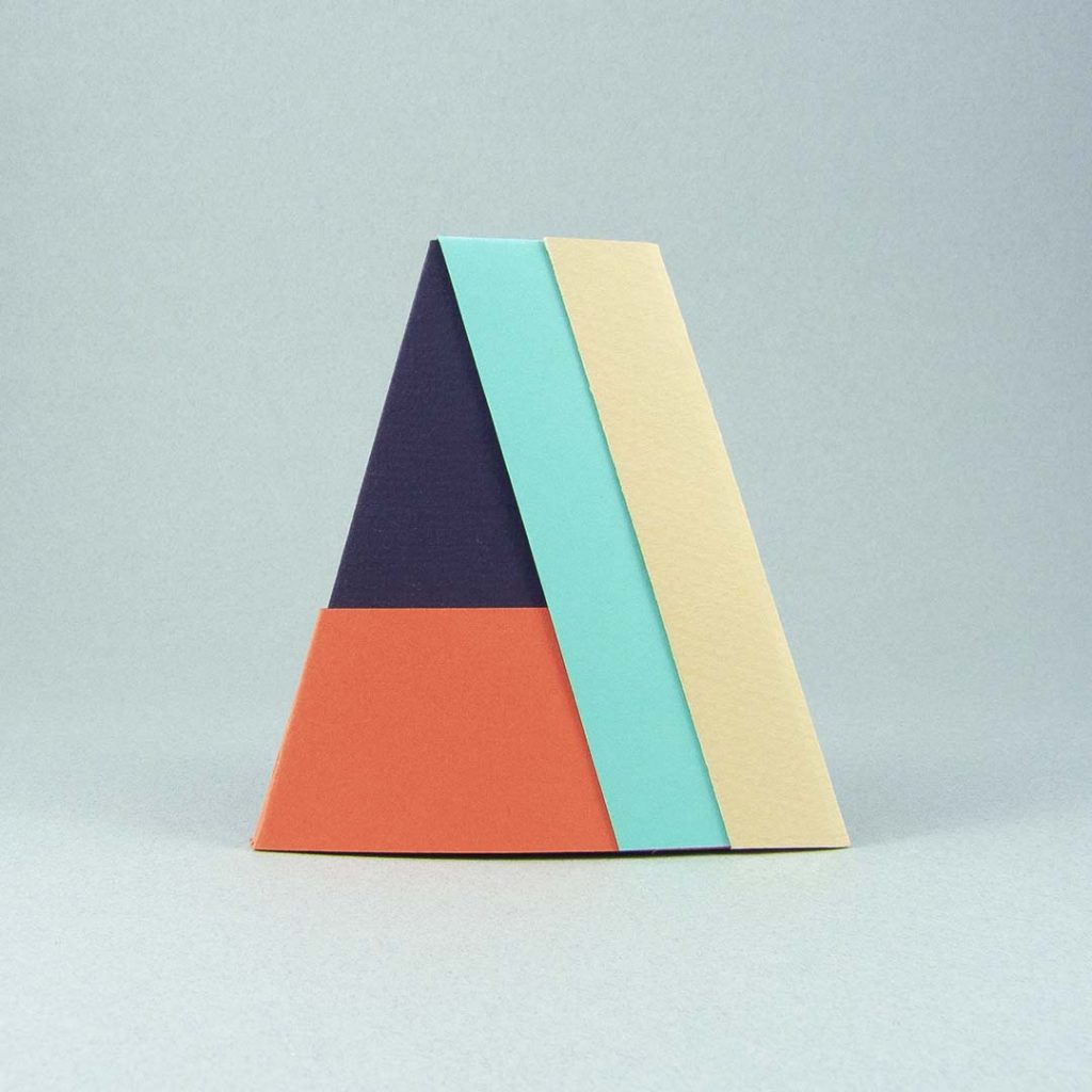 Lettre A en papier coloré